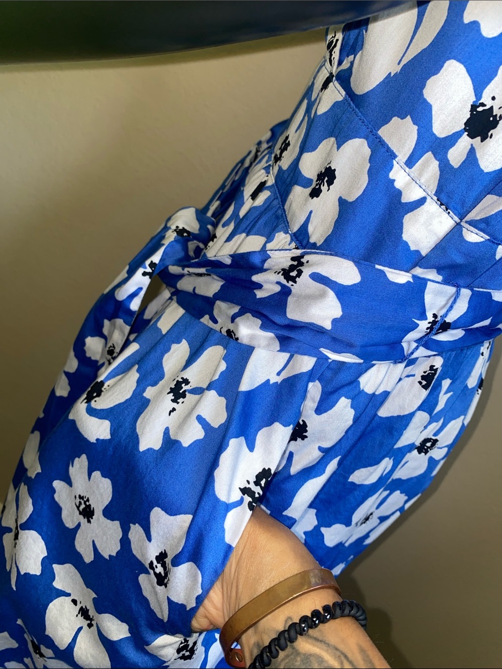 Who What Wear Blue and White Floral Wrap Midi Dress with Pockets - Picture 6 of 14